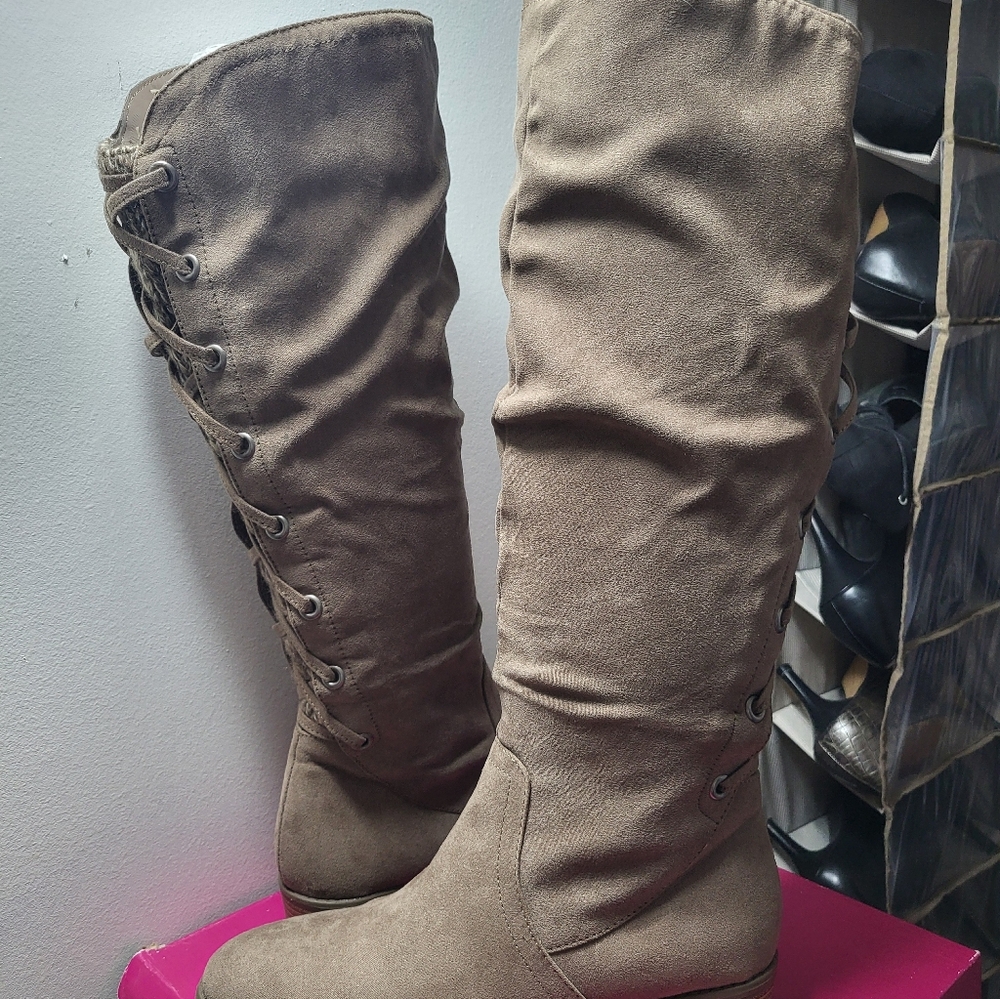 Stylish Tan Suade Lace-Up/Zipper Women's Boots - Picture 3 of 8